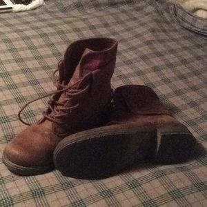 Lace up low calf boot